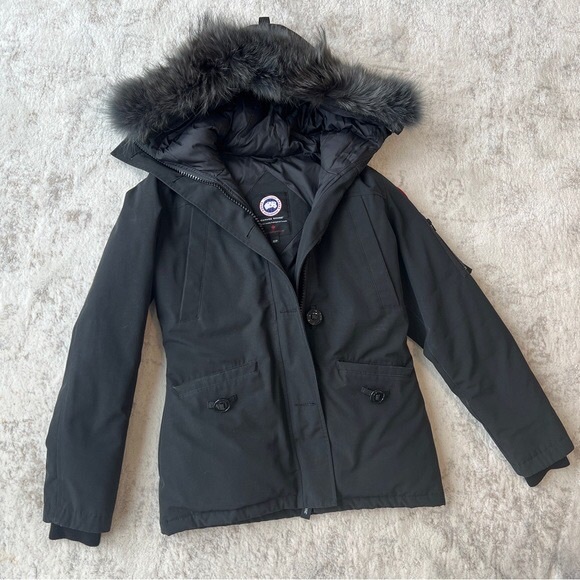 Canada Goose black jacket with removable fur hood - Picture 1 of 8